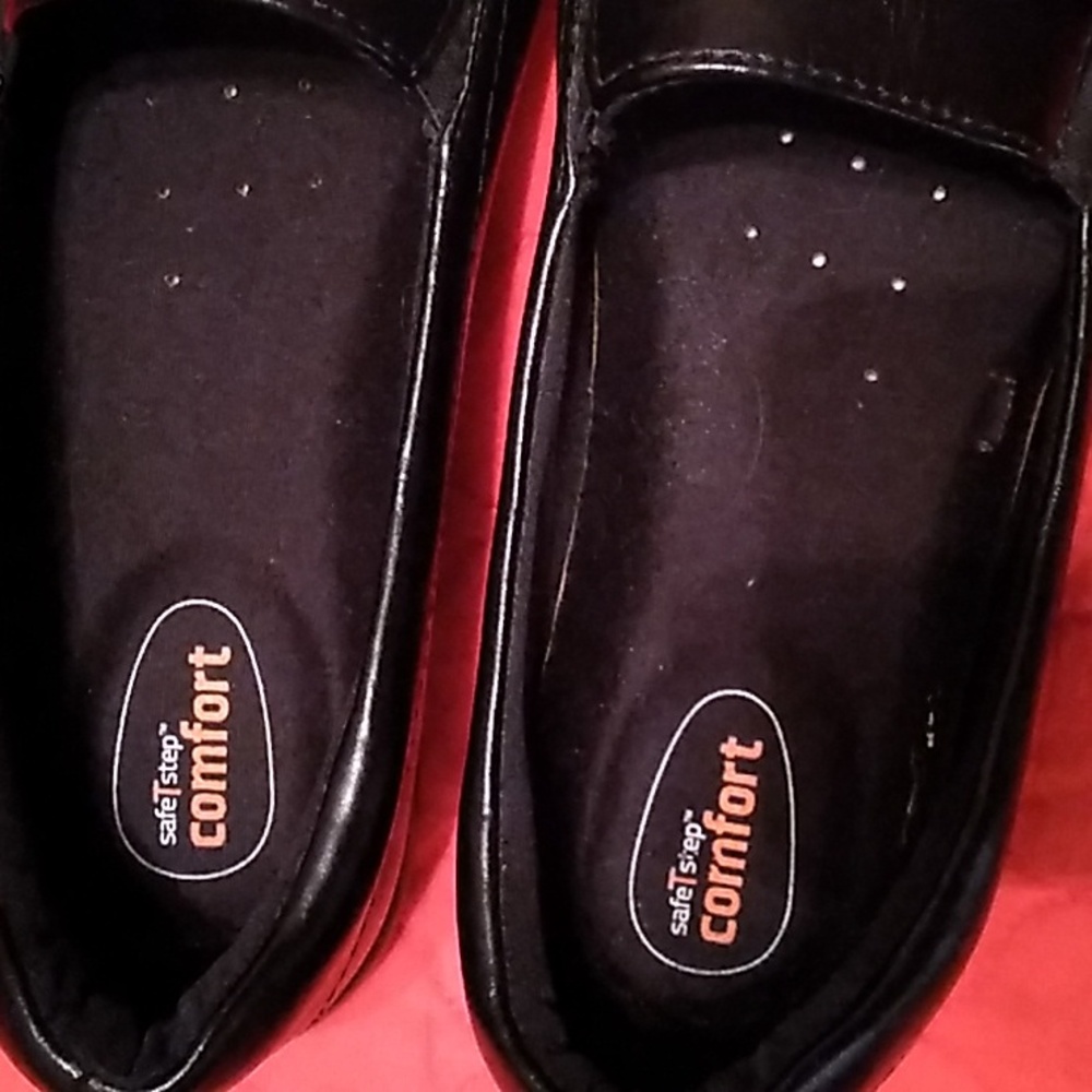 Shoes - Picture 3 of 4